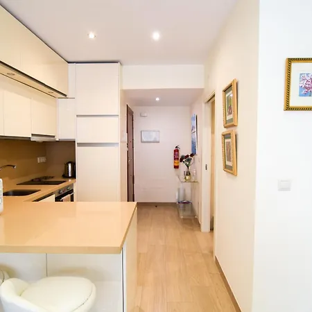 Malagueta Beachside Charm Apartment *