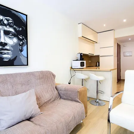 Apartment Malagueta Beachside Charm *