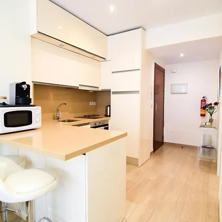 Malagueta Beachside Charm Apartment *